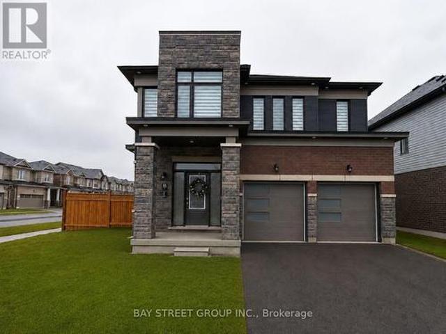 Upper Floor 163 Terry Fox Drive Road, Barrie, ON, L9J 0L7 house for lease | Listing ID S13629 | Royal LePage