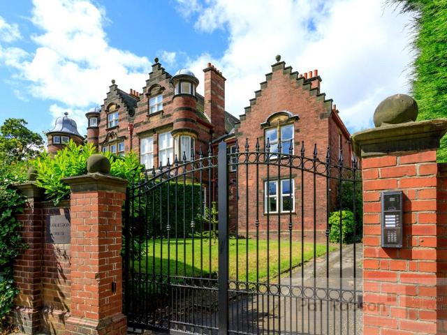 Upper Floor Flat/Apartment Property to let Adderstone Crescent, Newcastle Upon Tyne £1,800pcm Pat Robson