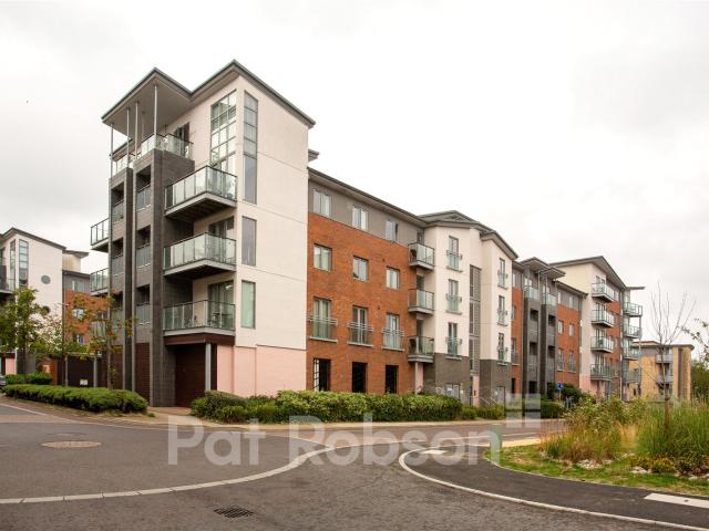 Upper Floor Flat/Apartment Property to let Cameronian Square, Gateshead £1,100pcm Pat Robson