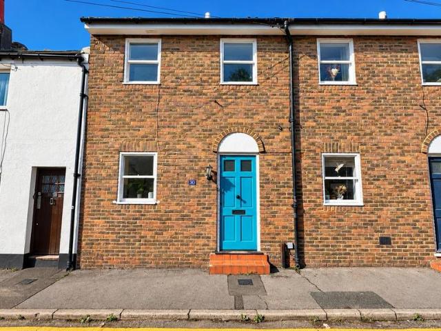 Upper Gardner Street, Brighton 2 bed apartment to rent £1,700 pcm £392 pw