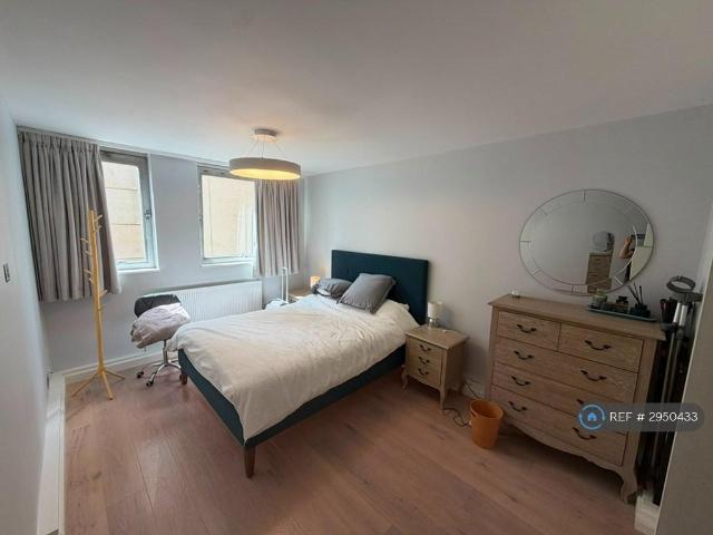 Upper Ground, London, SE1 1 bed in a flat share to rent £2,300 pcm £531 pw