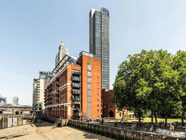 Upper Ground, London SE1 2 bed flat to rent £7,500 pcm £1,731 pw
