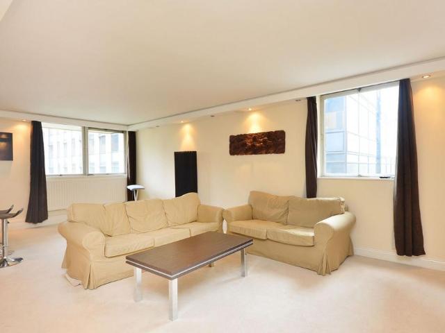 Upper Ground, Waterloo, London, SE1 2 bed flat to rent £2,995 pcm £691 pw