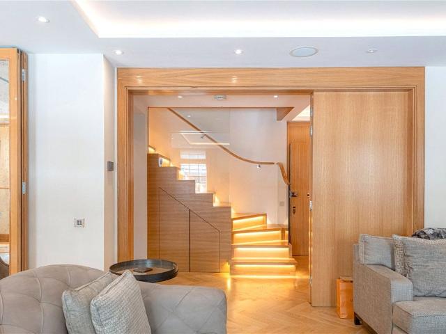 Upper Grosvenor Street, Mayfair, London W1K, 3 bed flat to rent, £18,950 pcm | PrimeLocation