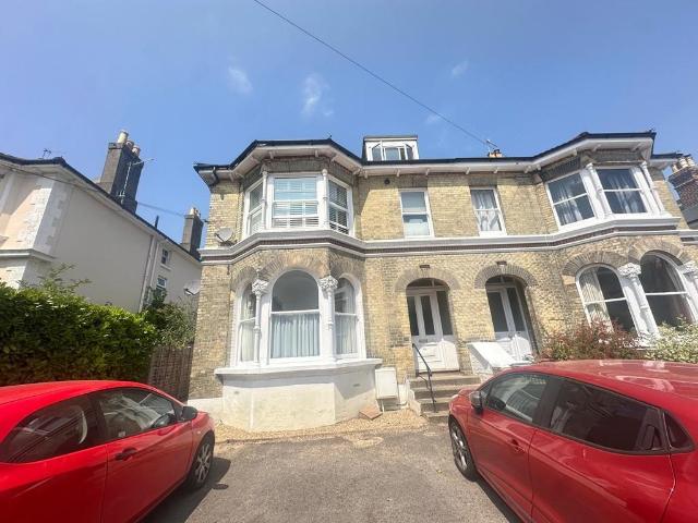Upper Grosvenor Road, TUNBRIDGE WELLS 1 bed apartment to rent £950 pcm £219 pw