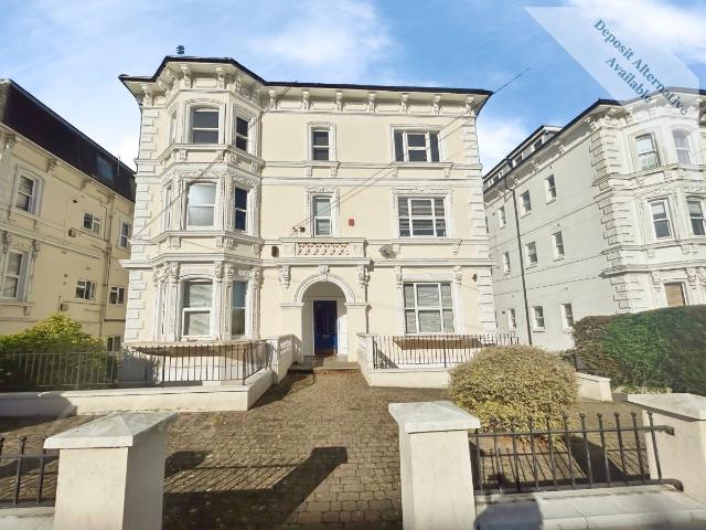Upper Grosvenor Road, Tunbridge Wells TN1, 2 bed flat to rent, £1,800 pcm | PrimeLocation