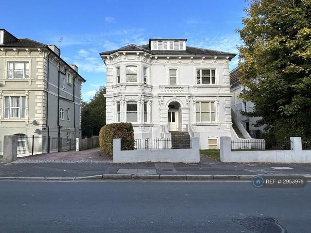 Upper Grosvenor Rd, Tunbridge Wells, TN1 Studio to rent £850 pcm £196 pw