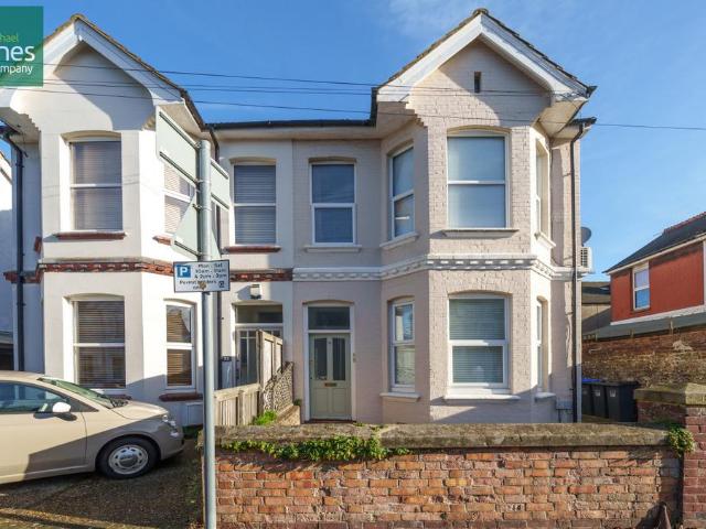 Upper High Street, West Sussex BN11 1 bed flat to rent £1,150 pcm £265 pw