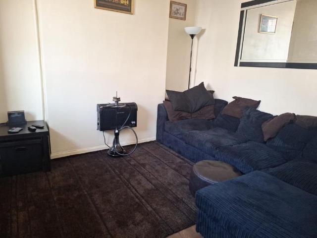 Upper Kincraig Stree 2 bed terraced house to rent £1,400 pcm £323 pw