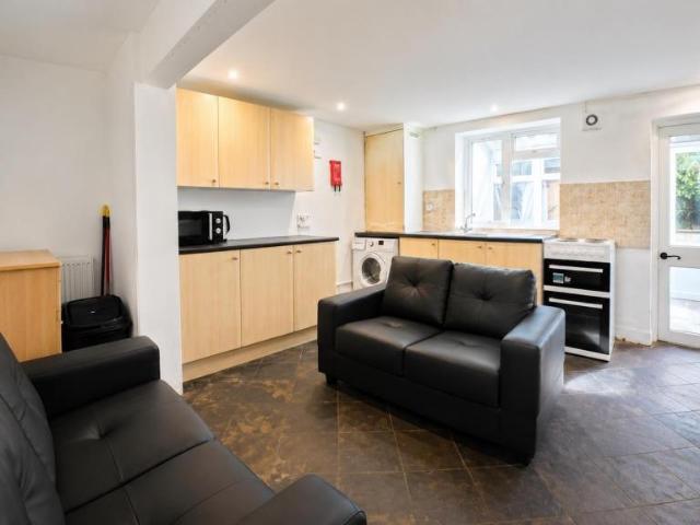 Upper Lewes Road, Brighton BN2 1 bed terraced house to rent £2,300 pcm £531 pw