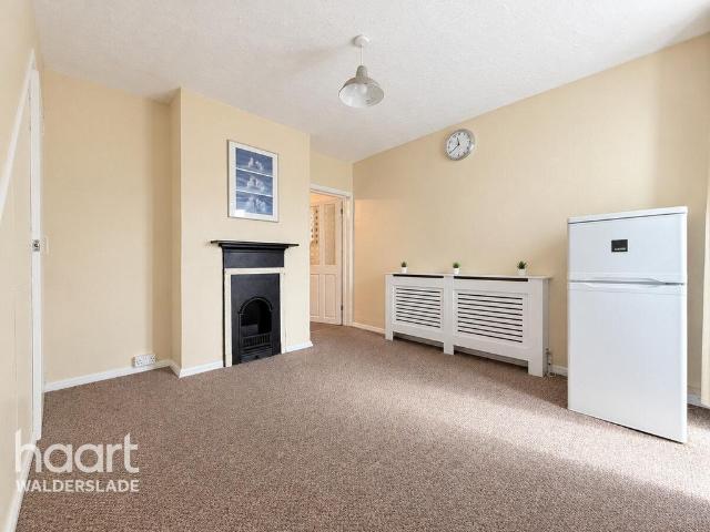 Upper Luton Road, Chatham 2 bed terraced house to rent £1,200 pcm £277 pw