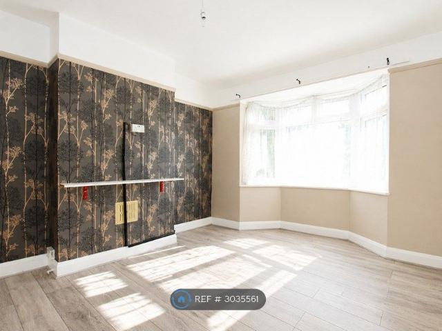 Upper Luton Road, Chatham ME5, 2 bed maisonette to rent, £1,050 pcm | PrimeLocation