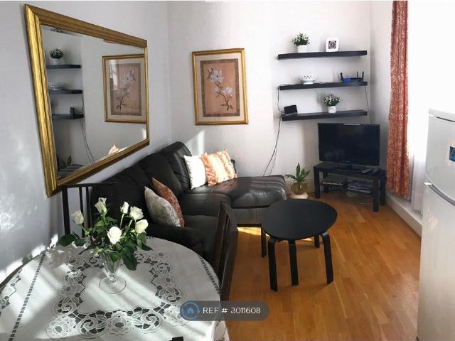 Upper Montagu Street, Westminster W1H, 2 bed flat to rent, £3,660 pcm | PrimeLocation