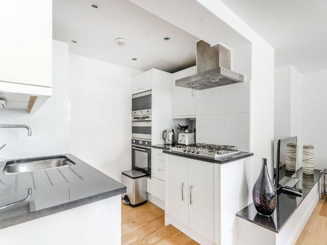 Upper Montagu Street, Marylebone, London W1H, 3 bed flat to rent, £5,500 pcm | PrimeLocation