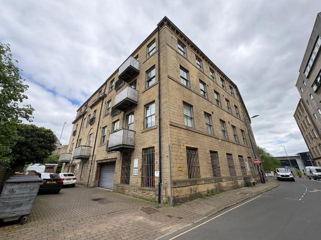 Upper Park Gate, Bradford BD1, 1 bed flat to rent, £550 pcm | PrimeLocation
