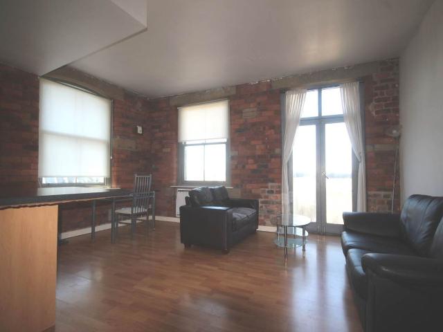 Upper Park Gate, Bradford BD1, 2 bed flat to rent, £750 pcm | PrimeLocation