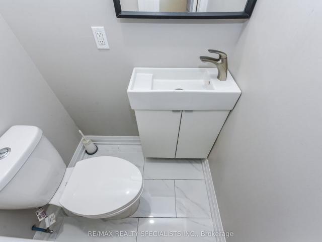 Upper Portio 137 Avondale Boulevard, Brampton
