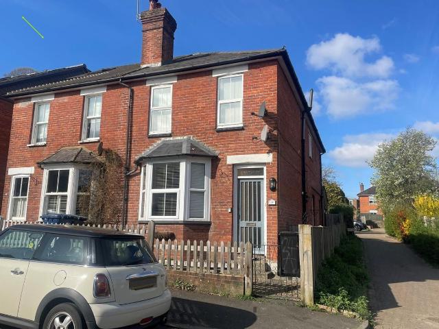 Upper Queen Street, Godalming GU7, 1 bed flat to rent, £1,195 pcm | PrimeLocation
