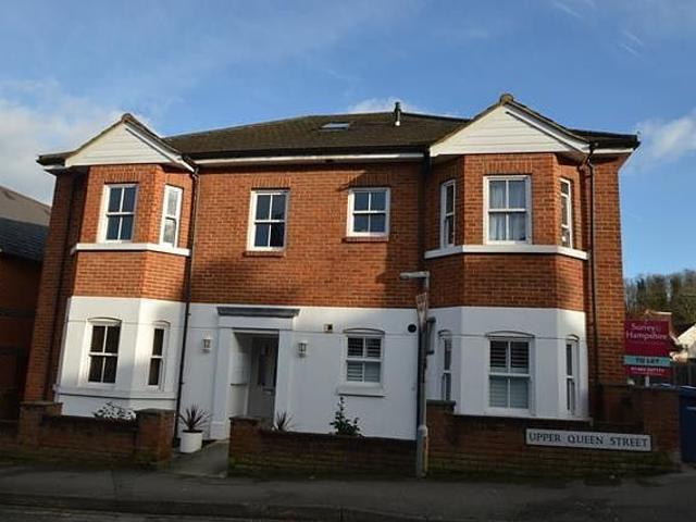 Upper Queen Street, Godalming GU7, 2 bed flat to rent, £1,500 pcm | PrimeLocation