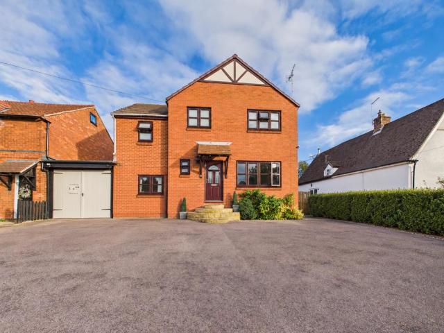 Upper Rea Hempsted, Hempsted. 4 bed detached house to rent £1,950 pcm £450 pw