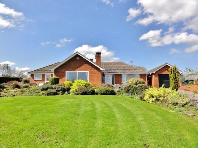 Upper Redding End, Much Marcle. 3 bed detached bungalow to rent £1,595 pcm £368 pw