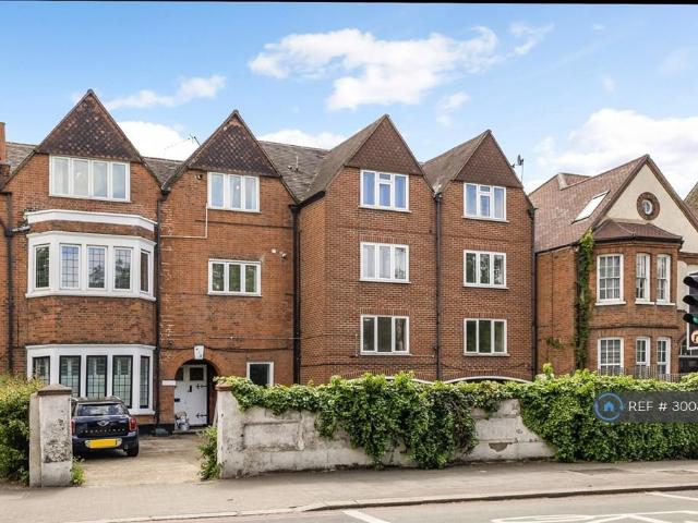 Upper Richmond Road, London, SW15 1 bed flat to rent £1,800 pcm £415 pw