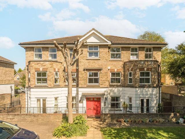 Upper Richmond Road, Putney SW15, 2 bed flat to rent, £2,750 pcm | PrimeLocation