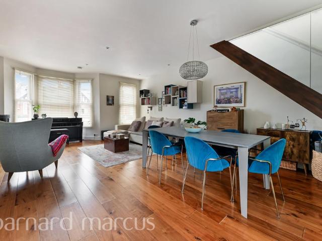 Upper Richmond Road West, LONDON 3 bed maisonette to rent £3,500 pcm £808 pw