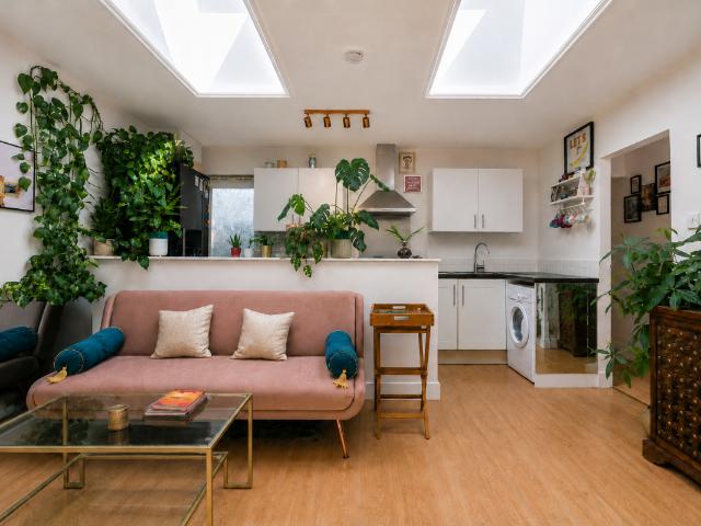 Upper Richmond Road West SW14, 1 bed flat to rent, £2,250 pcm | PrimeLocation
