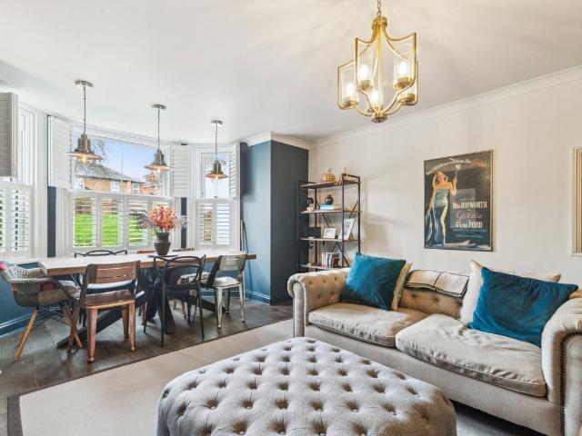 Upper Richmond Road, West Putney SW15, 2 bed flat to rent, £3,500 pcm | PrimeLocation