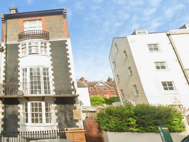Upper Rock Gardens, Brighton, East Sussex BN2, 1 bed flat to rent, £925 pcm | PrimeLocation