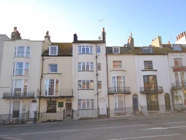 Upper Rock Gardens, Kemptown, Brighton BN2, 2 bed flat to rent, £1,500 pcm | PrimeLocation