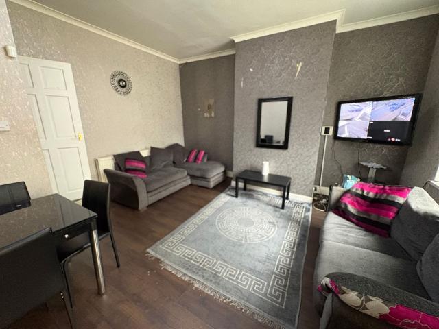 Upper Seymour Street, Bradford BD3, 2 bed terraced house to rent, £725 pcm | PrimeLocation