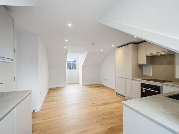 Upper Shirley Road, Shirley CR0, 2 bed flat to rent, £1,900 pcm | PrimeLocation