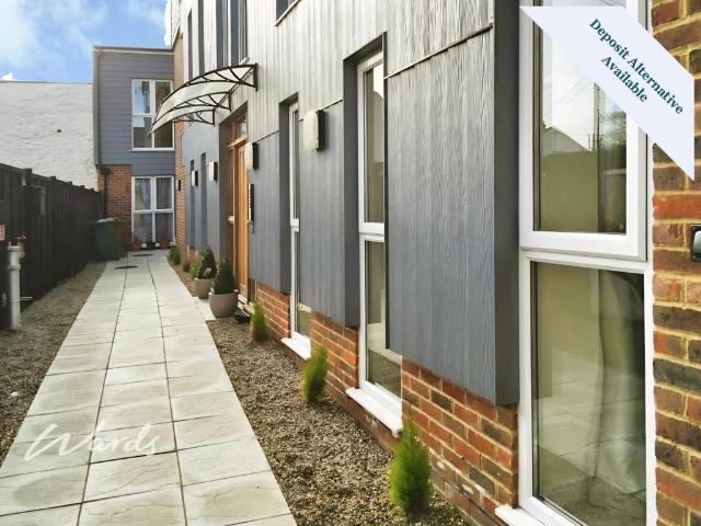Upper Stone Street Maidstone ME15 1 bed apartment to rent £900 pcm £208 pw
