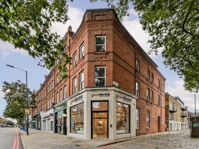 Upper Street, Islington, London, N1 2 bed flat to rent £3,500 pcm £808 pw