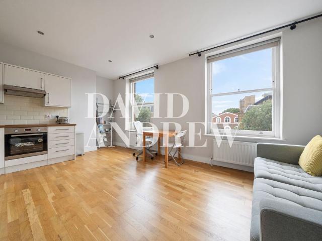 Upper Street, London N1, 1 bed flat to rent, £2,550 pcm | PrimeLocation