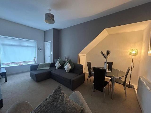 Uppermoor, Pudsey 2 bed house to rent £1,000 pcm £231 pw