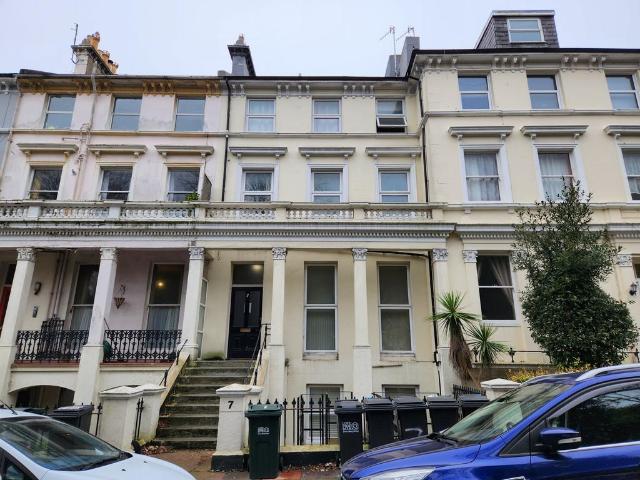 Upperton Gardens, Upperton. 1 bed in a house share to rent £500 pcm £115 pw