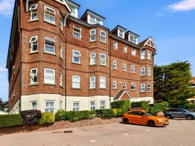Upperton Road, Eastbourne BN21, 2 bed flat to rent, £1,325 pcm | PrimeLocation