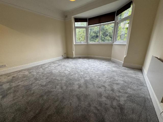 Uppingham Road, Leicester 1 bed flat to rent £700 pcm £162 pw