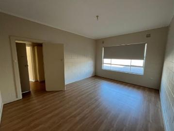 Upstairs 1 Bedroom Unit 10 Minutes from Adelaide CBD
