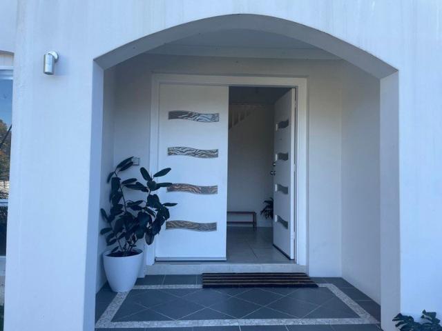 Upstairs 2 Bedroom Self Contained Unit