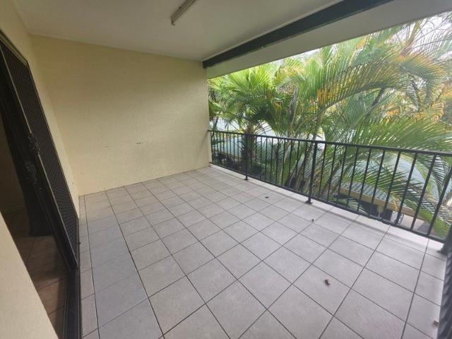 UPSTAIRS UNIT IN QUIET COMPLEX