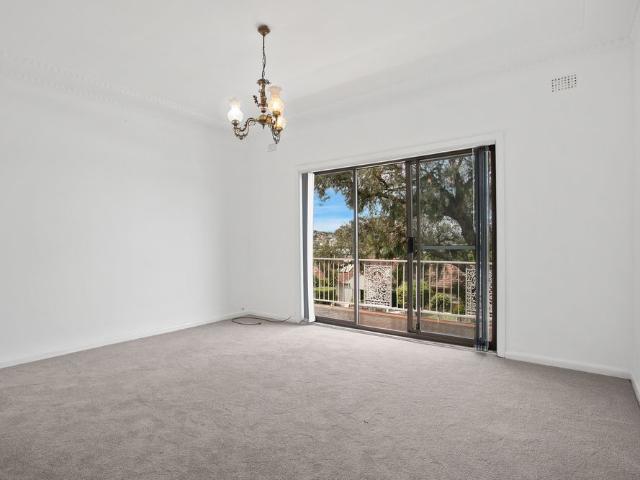 Upstairs Unit Renovated Generous & Flexible floorplan
