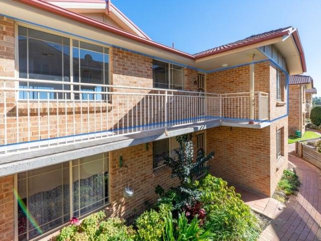 Upstairs Unit With Picturesque Views