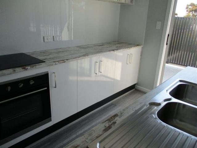 Upstairs Apartment Living in the Murraylands!