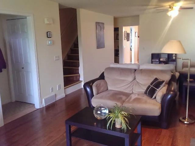 Upstairs bedroom by UofC & FootHills/Childrens Hospital