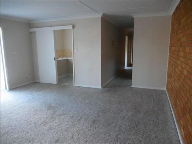 Upstairs Clean & Tidy 2 Bedroom Unit
