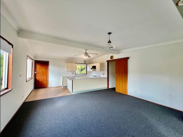 Upstairs Flat with Water Included!